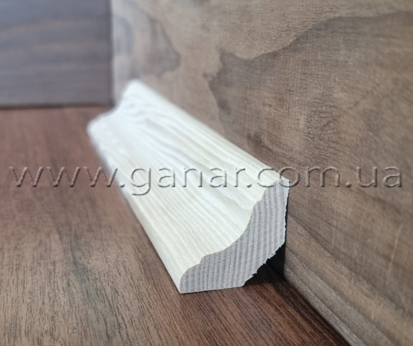 Плінтус на стелю 45мм/17мм (ясен) №2