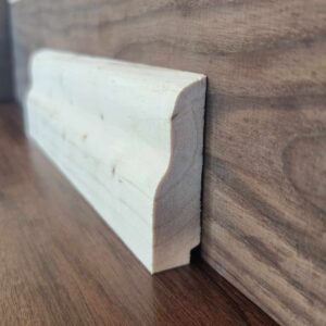 Плінтус на підлогу (смерека) №17